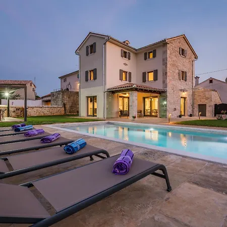 Beautiful 117 With Pool In Visnjan Vila *